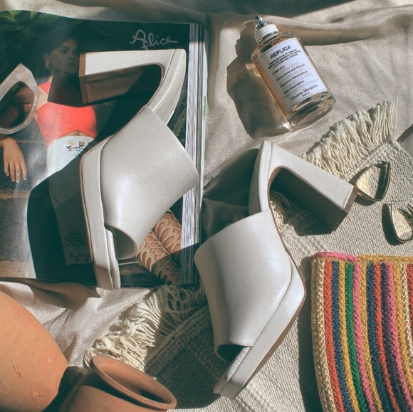 🚨LAST PAIR// Off White vegan leather block heel platform Mule - Picture 9 of 12